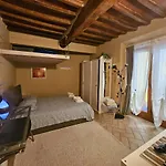 Tra Miracoli E Cavalieri